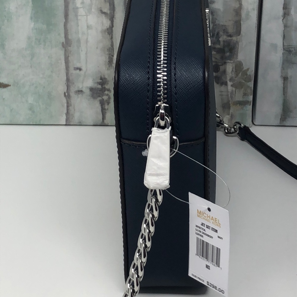 NWT Michael Kors jet set travel crossbody navy - Picture 8 of 8